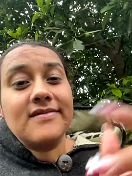 Cafeziitha02 online show from 11.30.25