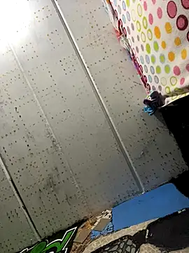 Snapshot of macg96 chatting on 11.17.25 macg96 online show from 11.17.25