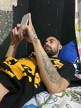 Snapshot of macg96 chatting on 11.23.25 macg96 online show from 11.23.25