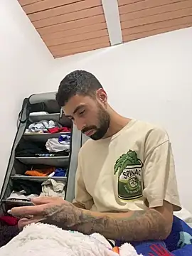 Snapshot of macg96 chatting on 12.16.25 macg96 online show from 12.16.25