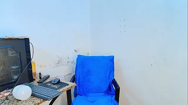 Oh Tique online show from 04.10.26