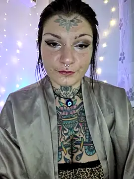 lizzardqueeen online show from 11.29.25