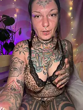 lizzardqueeen online show from 03.31.26