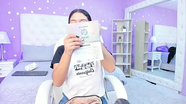 scarlette 15  online show from 11.08.25