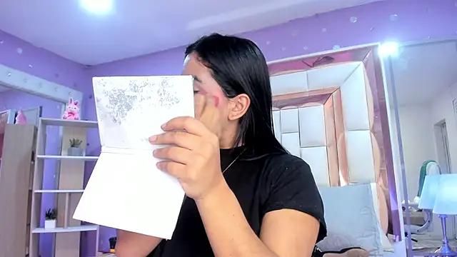 scarlette 15  online show from 04.18.26