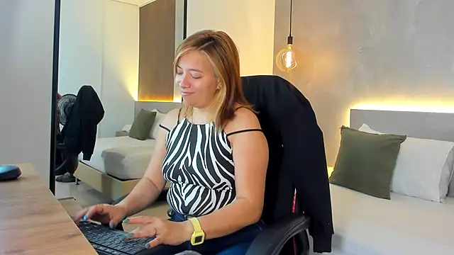 alma fenix online show from 12.15.25