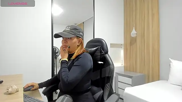 alma fenix online show from 12.16.25