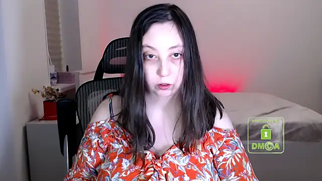 Snapshot of cute_and_hot chatting on 11.26.25 cute and hot online show from 11.26.25