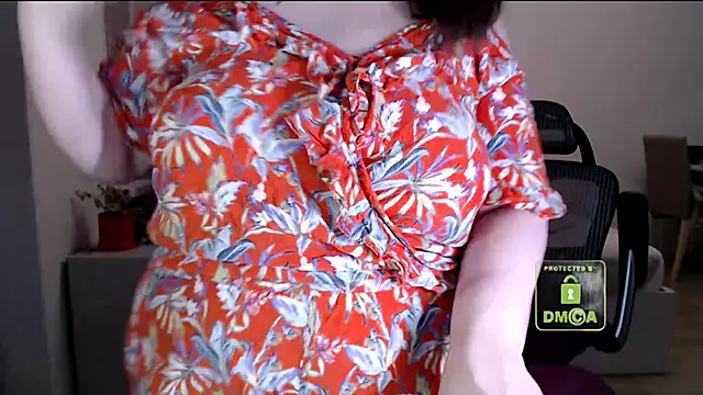 Snapshot of cute_and_hot chatting on 11.27.25 cute and hot online show from 11.27.25