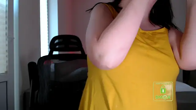 Snapshot of cute_and_hot chatting on 04.22.26 cute and hot online show from 04.22.26