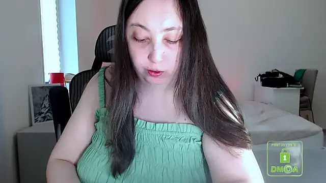 Snapshot of cute_and_hot chatting on 04.25.26 cute and hot online show from 04.25.26