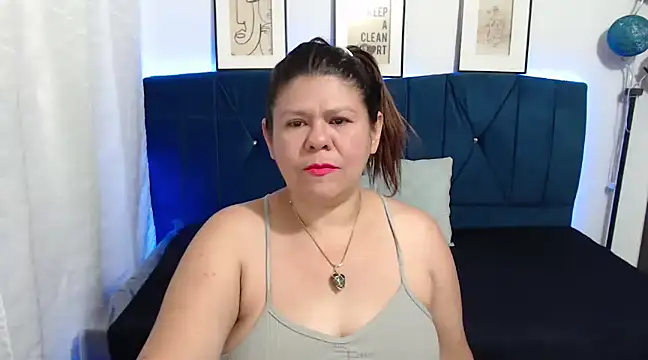 NATHYHOTT online show from 12.02.24