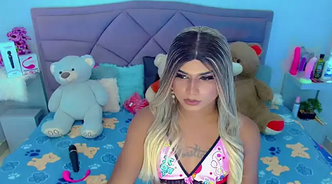 Snapshot of party_duo_trans chatting on 03.05.25 party duo trans online show from 03.05.25