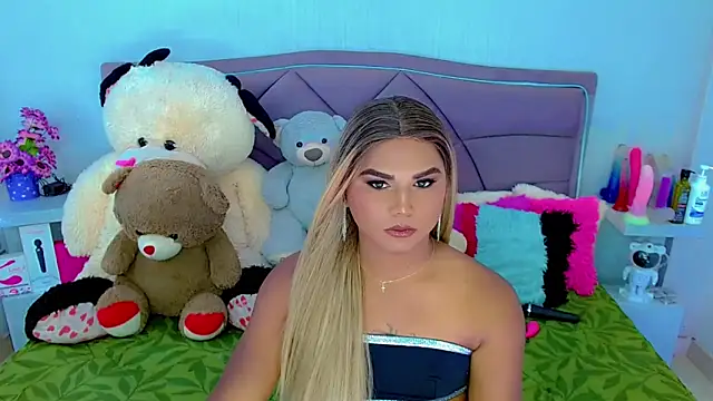 Snapshot of party_duo_trans chatting on 11.12.25 party duo trans online show from 11.12.25