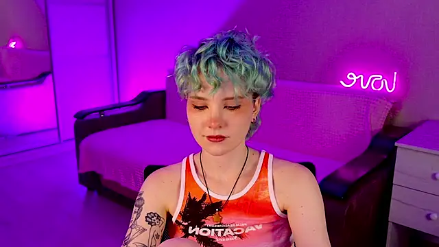 Snapshot of School_Love chatting on 12.20.24 School Love online show from 12.20.24