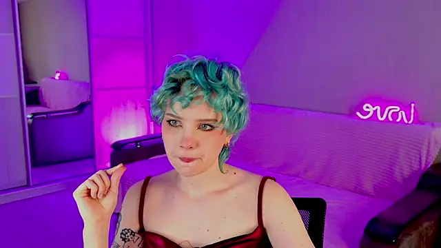 Snapshot of School_Love chatting on 02.20.25 School Love online show from 02.20.25