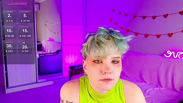 Snapshot of School_Love chatting on 03.14.25 School Love online show from 03.14.25