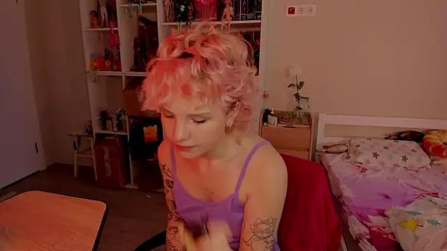 School Love online show from 11.24.25