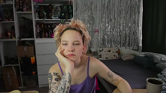 School Love online show from 04.02.26