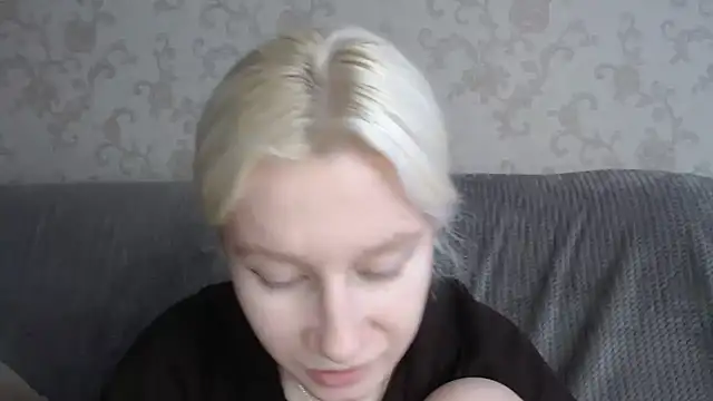 Snapshot of EnigmaSee chatting on 06.17.26 EnigmaSee online show from 06.17.26