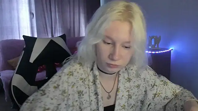 Snapshot of EnigmaSee chatting on 06.26.26 EnigmaSee online show from 06.26.26