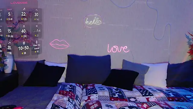 Fluffy Tiffy online show from 01.18.25