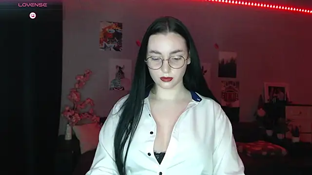 Fluffy Tiffy online show from 03.19.25