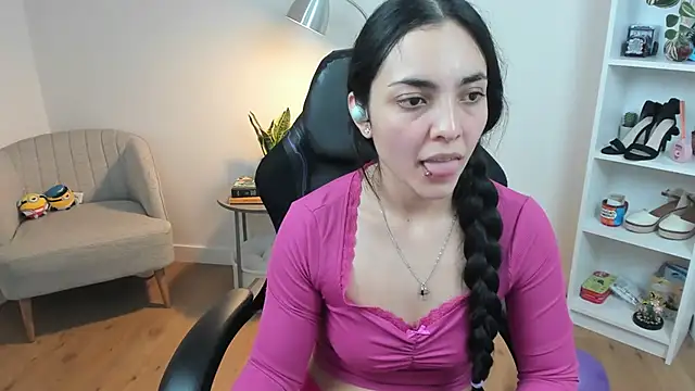  BellaEvans  online show from 02.12.25