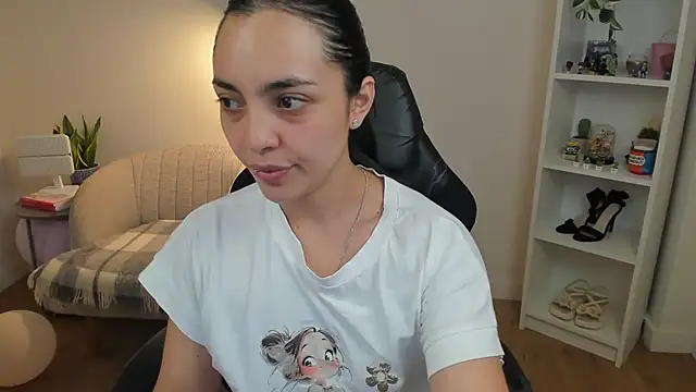  BellaEvans  online show from 04.20.26