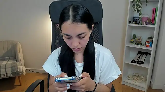  BellaEvans  online show from 06.05.26