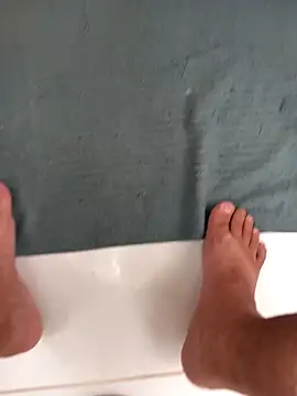 Snapshot of lobomisterioso13 chatting on 12.18.24 lobomisterioso13 online show from 12.18.24