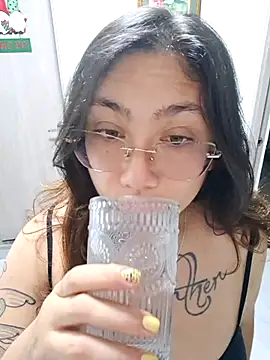 Mia Ruiz online show from 11.27.25