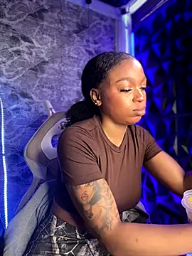 Melany Williams online show from 11.17.25