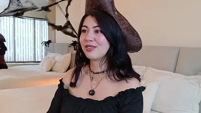 Zoe Benson online show from 10.29.25