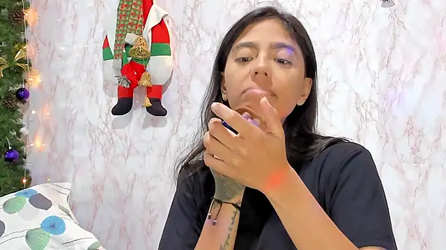 Snapshot of BarbieHotLaura chatting on 12.18.24 BarbieHotLaura online show from 12.18.24