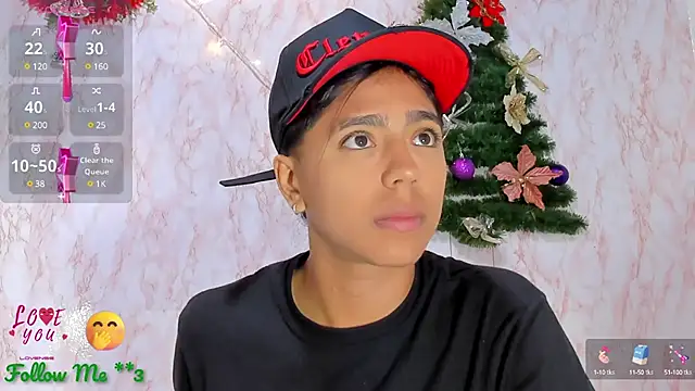 Snapshot of BarbieHotLaura chatting on 12.27.24 BarbieHotLaura online show from 12.27.24