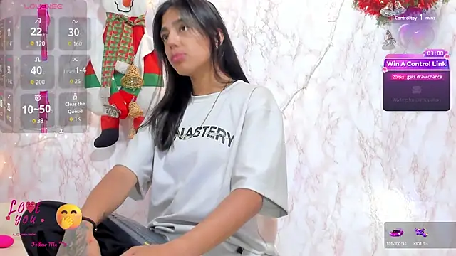 Snapshot of BarbieHotLaura chatting on 12.28.24 BarbieHotLaura online show from 12.28.24