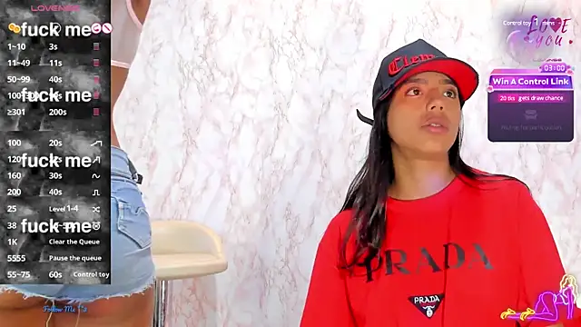 Snapshot of BarbieHotLaura chatting on 01.12.25 BarbieHotLaura online show from 01.12.25