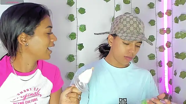 Snapshot of BarbieHotLaura chatting on 01.18.25 BarbieHotLaura online show from 01.18.25