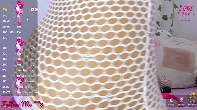 Snapshot of BarbieHotLaura chatting on 02.04.25 BarbieHotLaura online show from 02.04.25