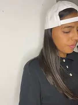 Snapshot of BarbieHotLaura chatting on 03.13.25 BarbieHotLaura online show from 03.13.25