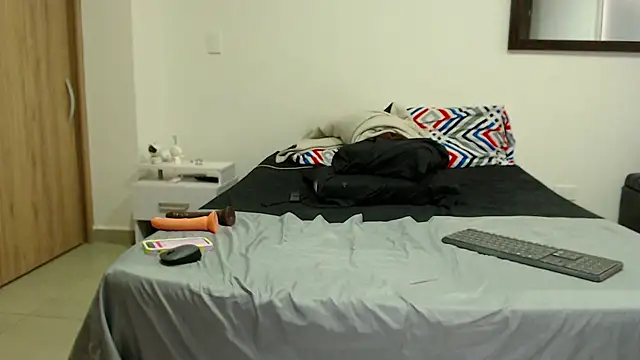 AnnieRoss69 online show from 02.18.25