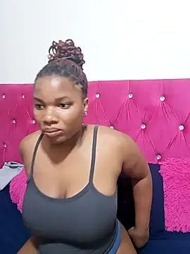 Snapshot of SexyHipsStar chatting on 11.15.25 SexyHipsStar online show from 11.15.25