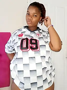 Snapshot of SexyHipsStar chatting on 11.24.25 SexyHipsStar online show from 11.24.25