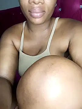 Snapshot of SexyHipsStar chatting on 12.04.25 SexyHipsStar online show from 12.04.25