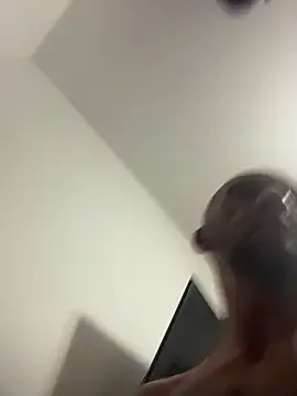 Snapshot of DaddySonBR chatting on 12.14.25 DaddySonBR online show from 12.14.25