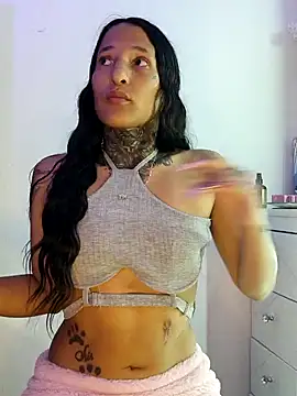 Snapshot of Nicole420squirt chatting on 02.05.25 Nicole420squirt online show from 02.05.25