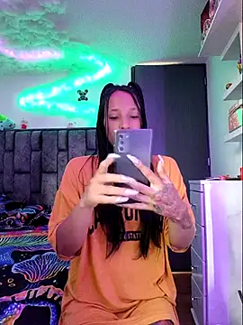 Snapshot of Nicole420squirt chatting on 10.01.25 Nicole420squirt online show from 10.01.25