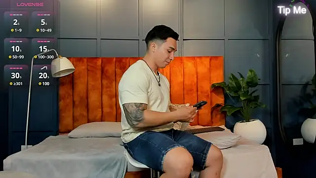 Ryan Hunt online show from 02.11.25