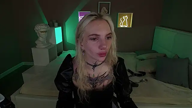 AnneTenet online show from 03.16.25